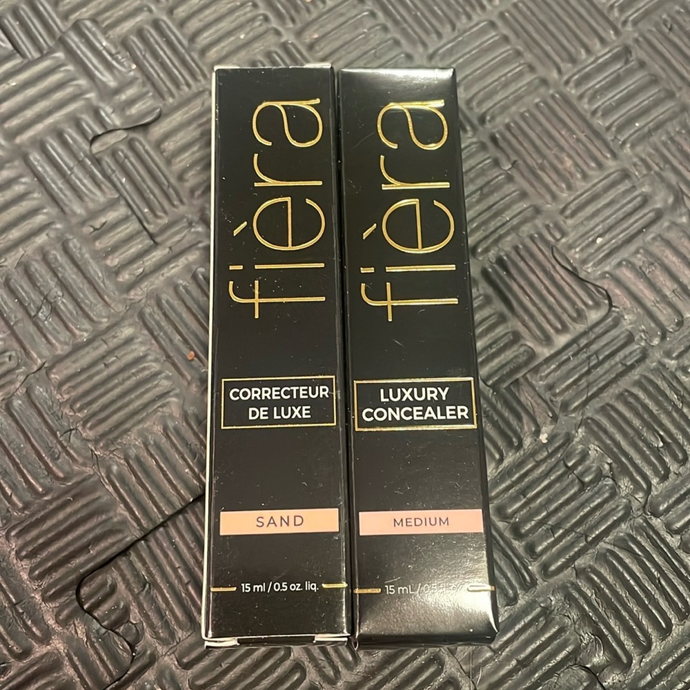 Fiera Luxury Concealer in Sand and Medium